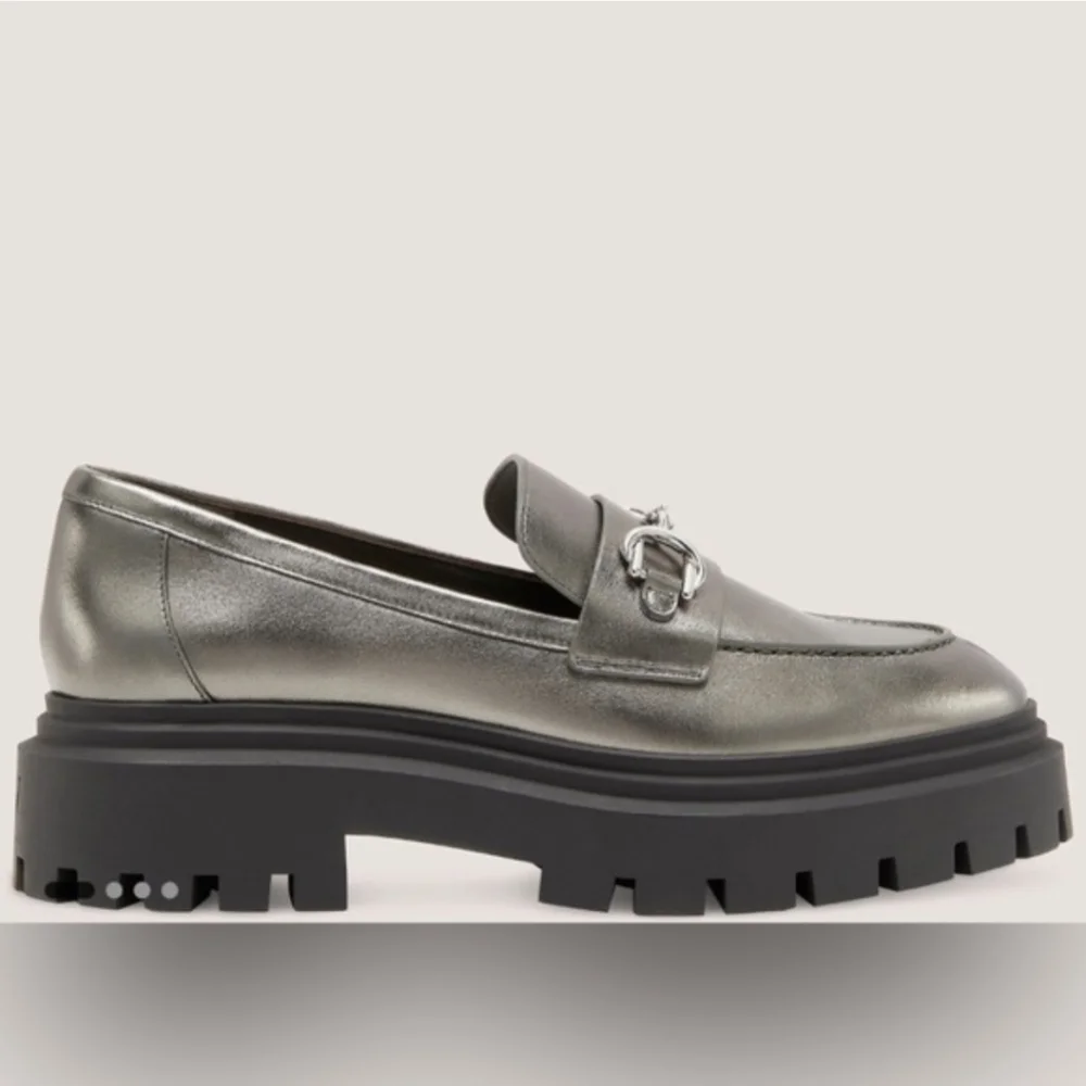 Stuart Weitzman gorgeous chunky